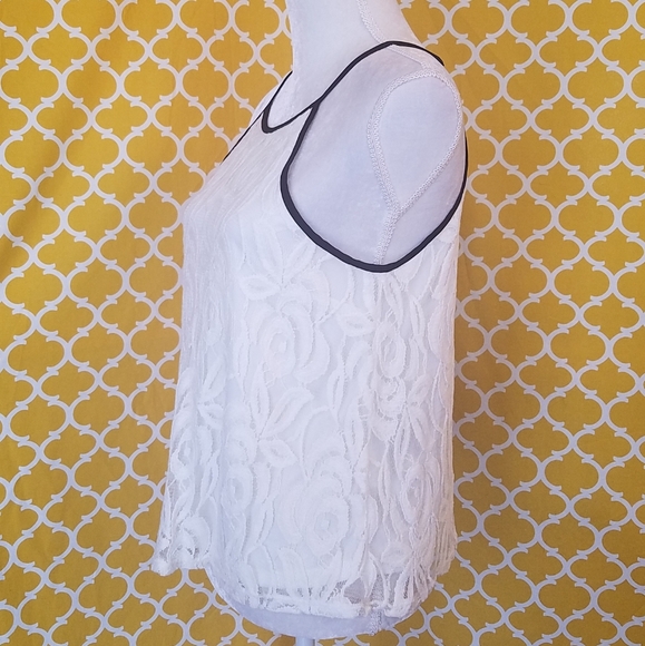 NWOT- SEXY MONTEAU IVRY LACE W/BLACK TRIM TANK TOP - Picture 2 of 8